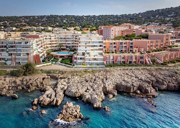 Appartement 38m² avec piscine, parking, WiFi à Sète - 4 personnes, 2 pièces - FR-1-472A-139 Appartamento